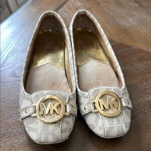 Michael Kors Women's Cream Loafers size 7